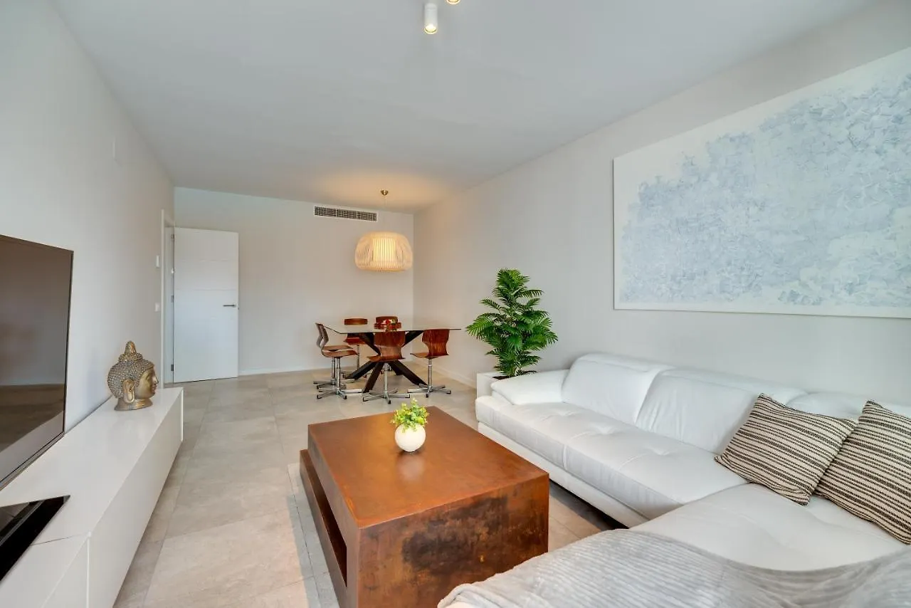 Apartment Vacation Marbella: Beachside Retreat with Spacious Terrace