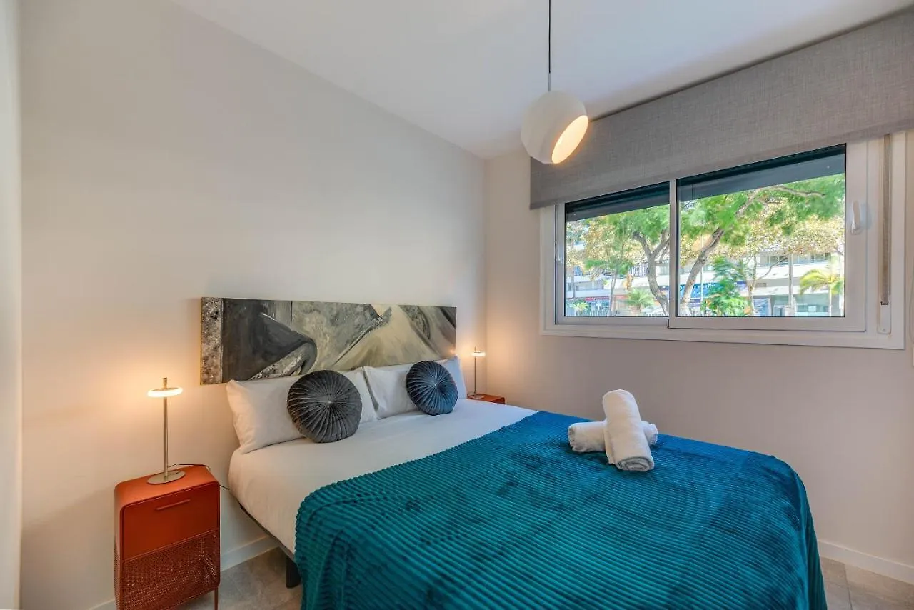 Vacation Marbella: Beachside Retreat with Spacious Terrace