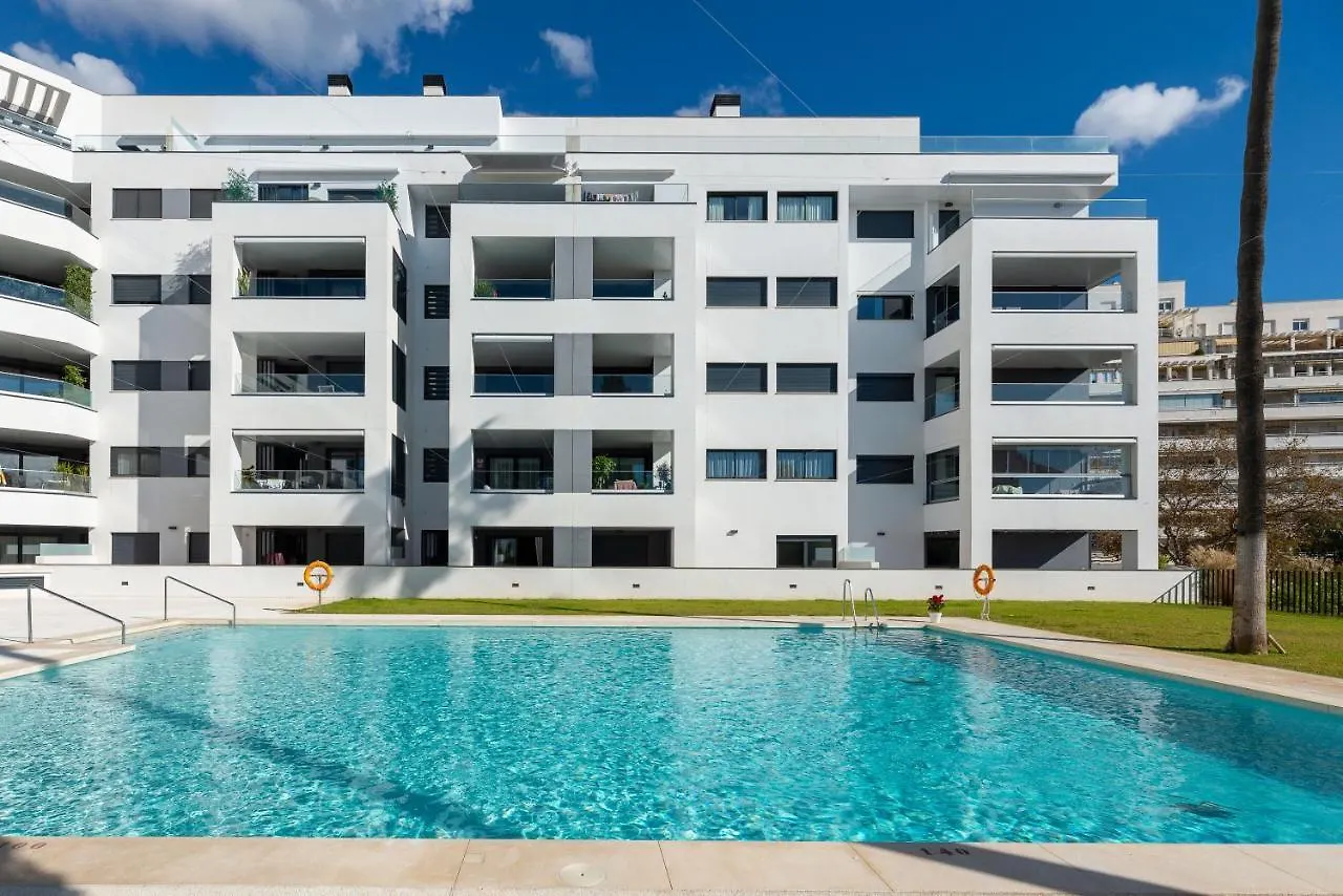 Vacation Marbella: Beachside Retreat with Spacious Terrace 0*, Marbella
